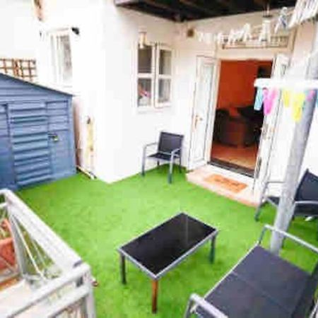 Lovely Two Bedroom Apartment, With Private Garden! Торки Екстериор снимка