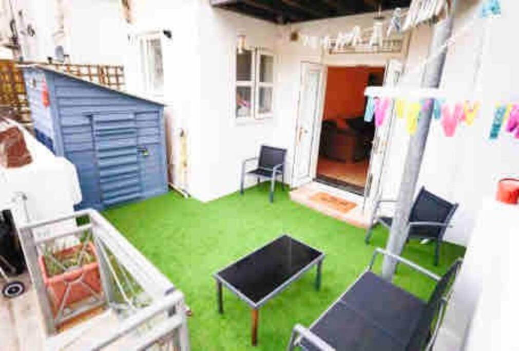 Lovely Two Bedroom Apartment, With Private Garden! Торки Екстериор снимка