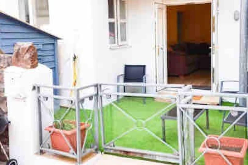 Lovely Two Bedroom Apartment, With Private Garden! Торки Екстериор снимка